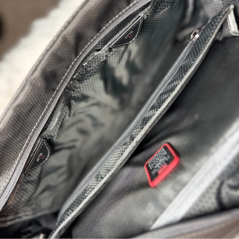 Tumi excellent used